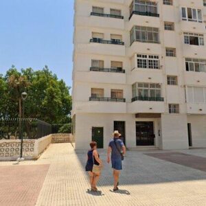 Subasta local comercial en Malaga, Conjunto Parque Mediterraneo, Cl Victoria Mérida Y Piret 9, Pt: 25 – 28.560€
