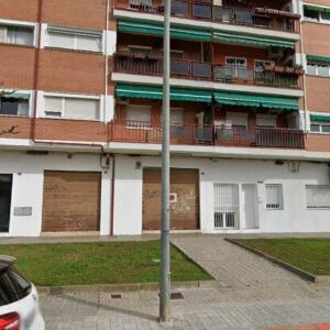 Subasta local comercial en Sabadell, Calle Lusitania, 90 Bis, Planta baja, local – 102.847€