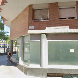 Subasta local comercial en Parets del Valles, LOCAL COMERCIAL denominado número dos, situado en la planta baja del edificio sito en Parets del Vallès, con frente a la Avenida de Catalunya, números noventa y seis, noventa y ocho y cien, esquina ala calle Condestable de Portugal, número uno – 56.000€