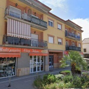 Cesión de remate de vivienda en Benalúa, Piso en poligono Los Emigrantes 2, en Benalúa (Granada) – 62.000€