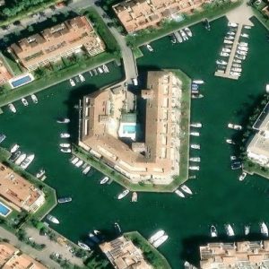 Subasta vivienda en San Roque, Finca número 83. VIVIENDA NÚMERO 13 de la planta baja del edificio denominado Isla Carey, enclavado sobre la parcela de terreno que se designa como 3/p.6 al sitio de Puerto de Sotogrande – 219.672€